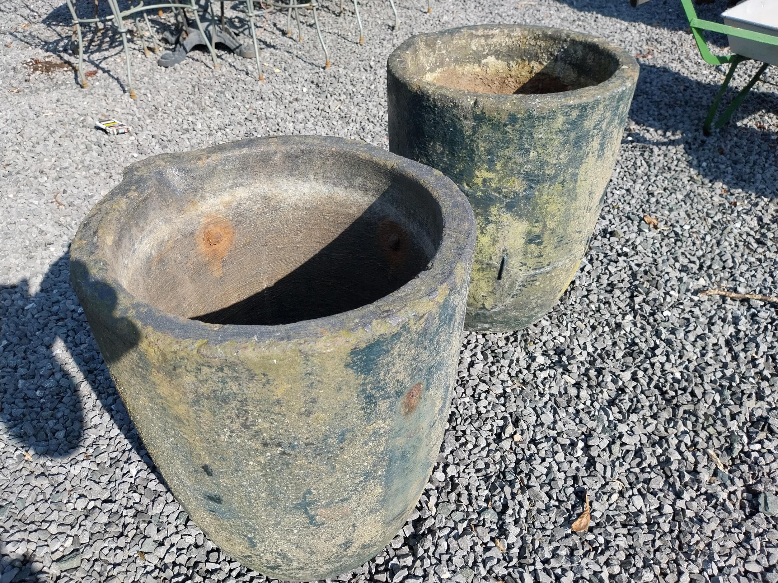 Pair of early 20th C. smelting pots {50 cm H x 40 cm W x 44 cm D}. - Bild 4 aus 4