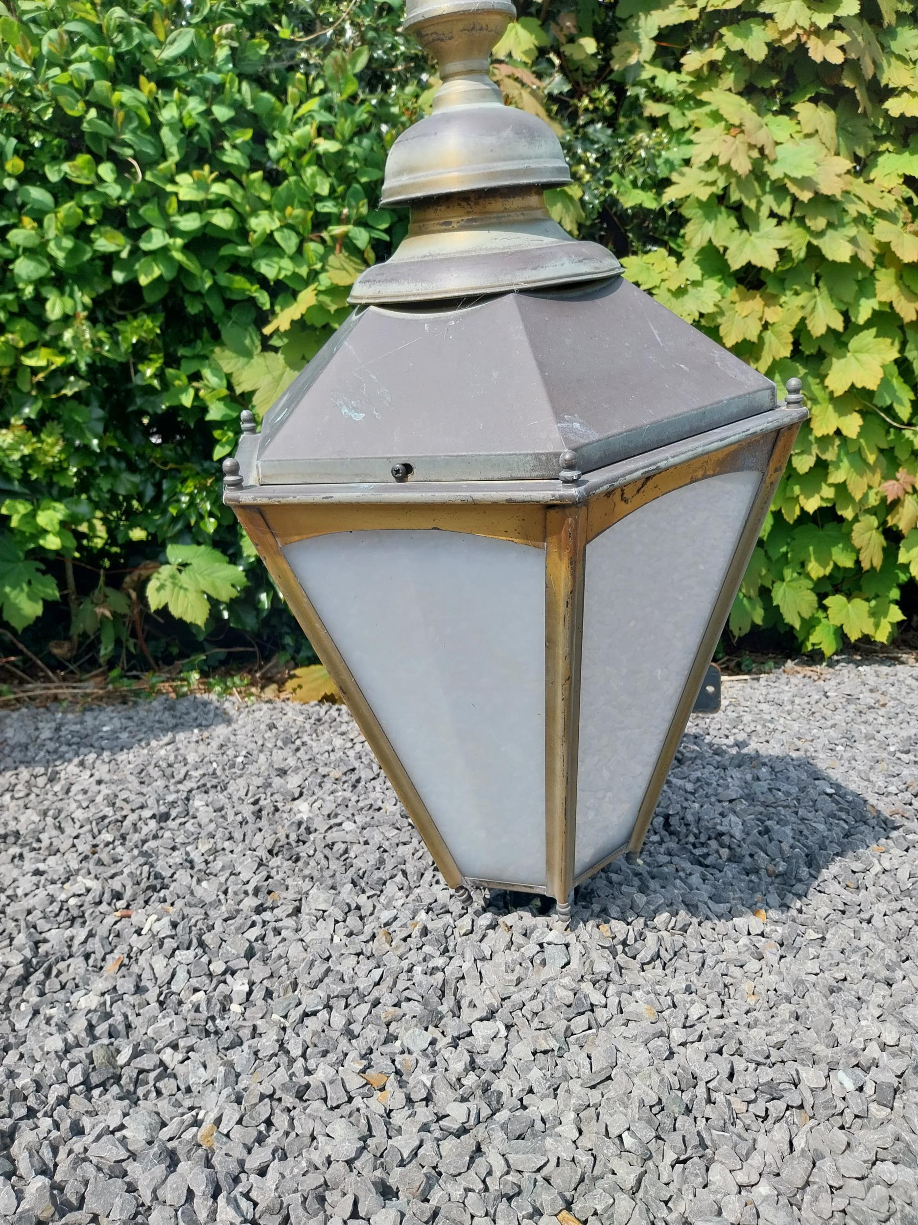 Brass wall lantern with painted metal bracket {100 cm H x 80 cm W x 50 cm D}. - Image 3 of 3