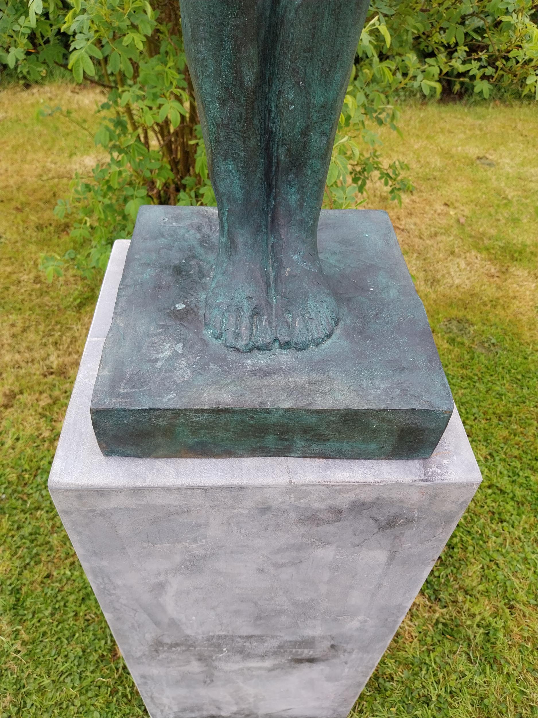 Exceptional quality contemporary bronze sculpture of a Lady with her head turned and arms folded - Image 6 of 12