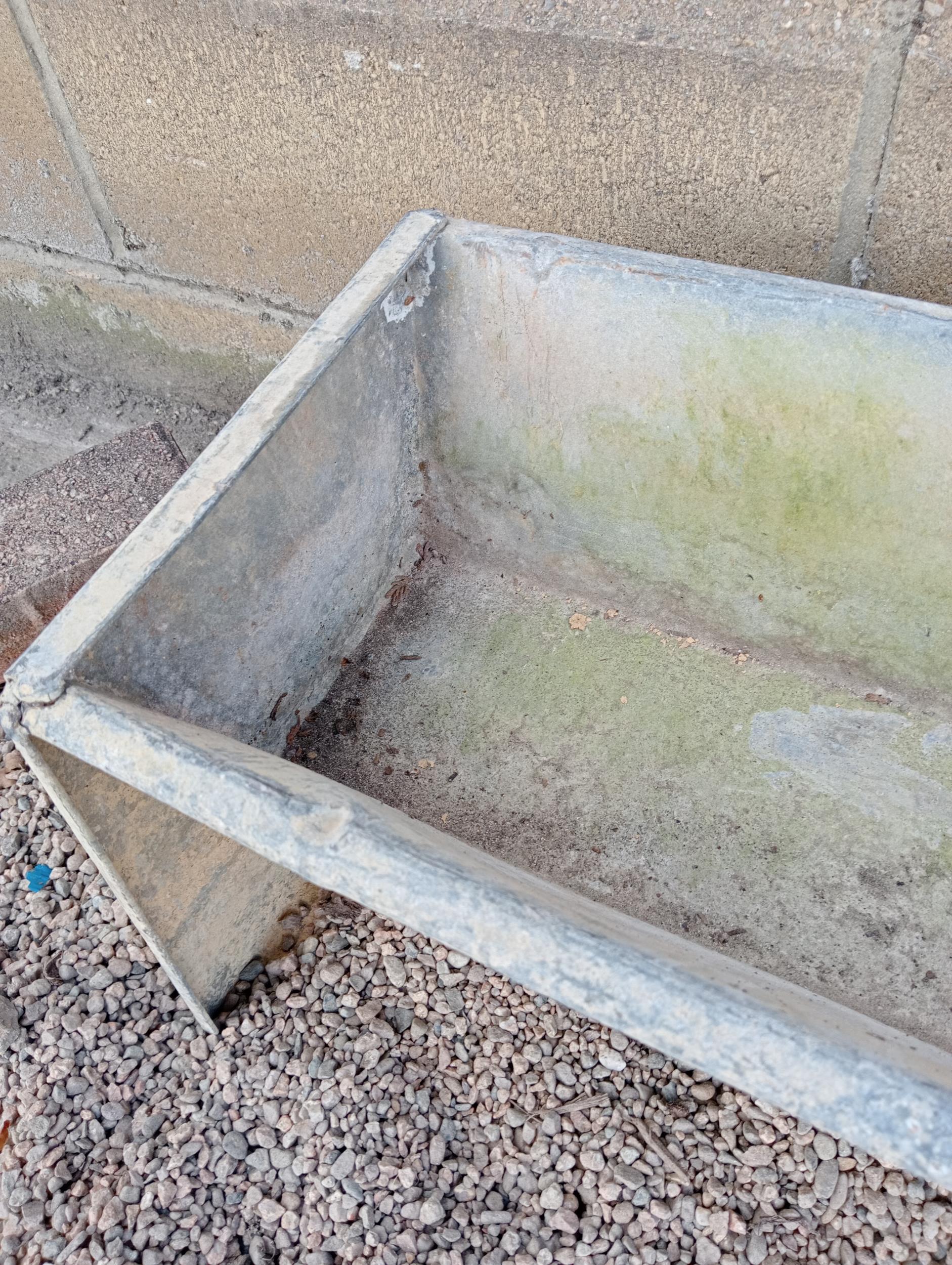 Galvanised trough feeder {H 20cm x W 276cm x D 6cm}. (NOT AVAILABLE TO VIEW IN PERSON) - Image 3 of 4