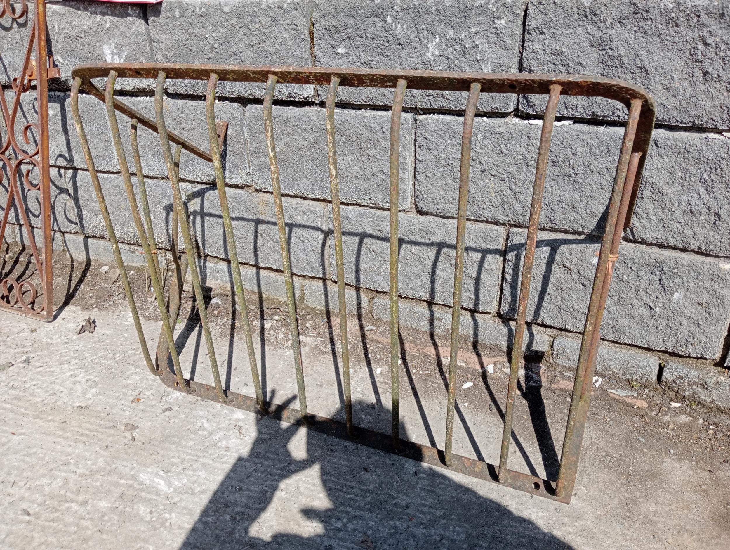 Wrought iron hay feeder rectangle {H 60cm x W 98cm x D 46cm }. (NOT AVAILABLE TO VIEW IN PERSON) - Image 3 of 4