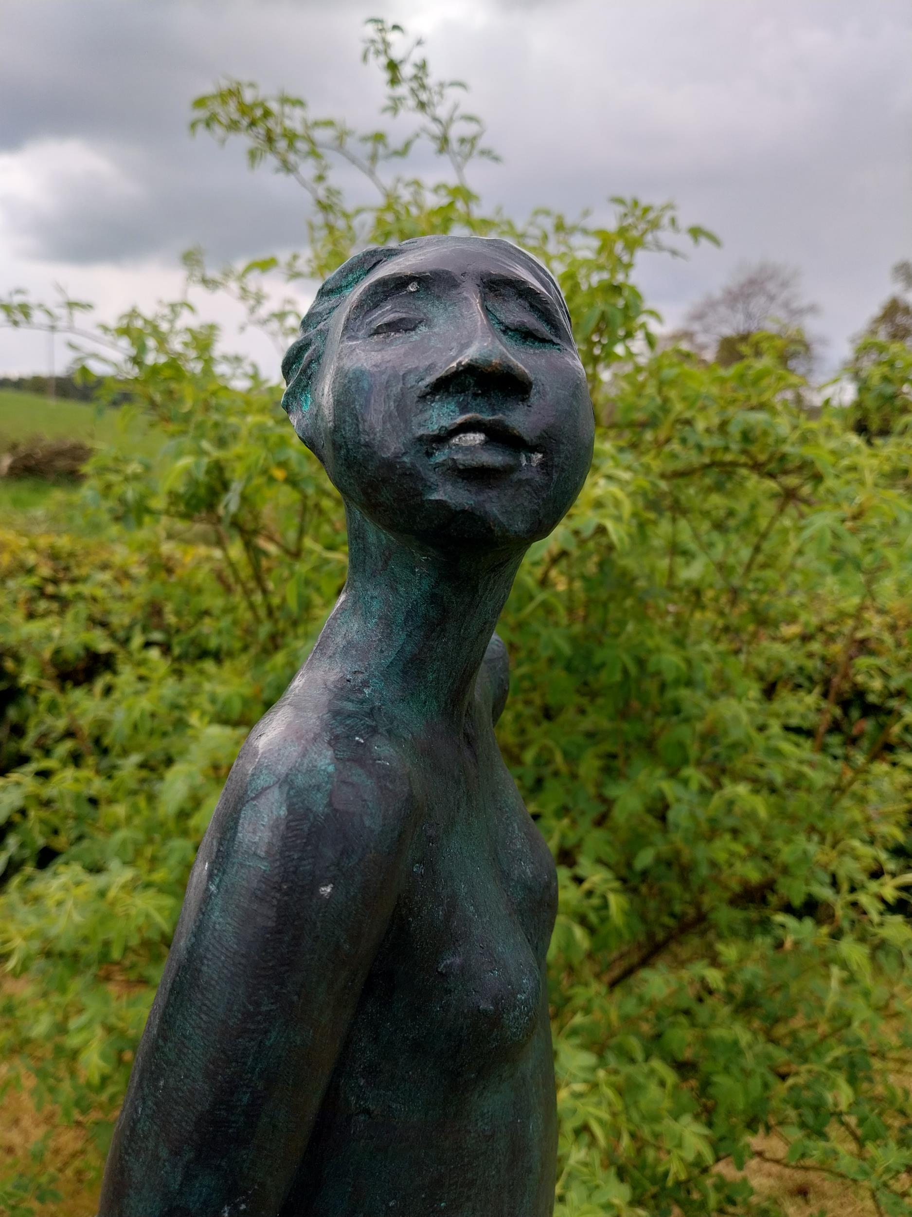 Exceptional quality contemporary bronze sculpture of a Lady with her head turned and arms folded - Image 11 of 12