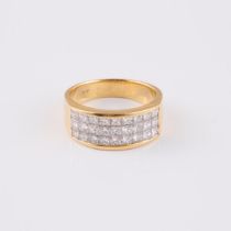 18k Yellow Gold Ring, invisibly set with 27 princess cut diamonds (approx. 2.10ct.t.w.; VS2, G; one