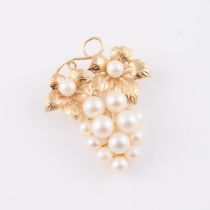 14k Yellow Gold Spray Brooch, set with numerous cultured pearls