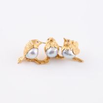 Italian 18k Yellow Gold Bar Pin, formed as three birds on a branch with baroque pearl bodies