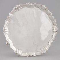 George II Small Silver Circular Salver, Robert Abercromby, London, 1744, diameter 9.8 in — 25 cm