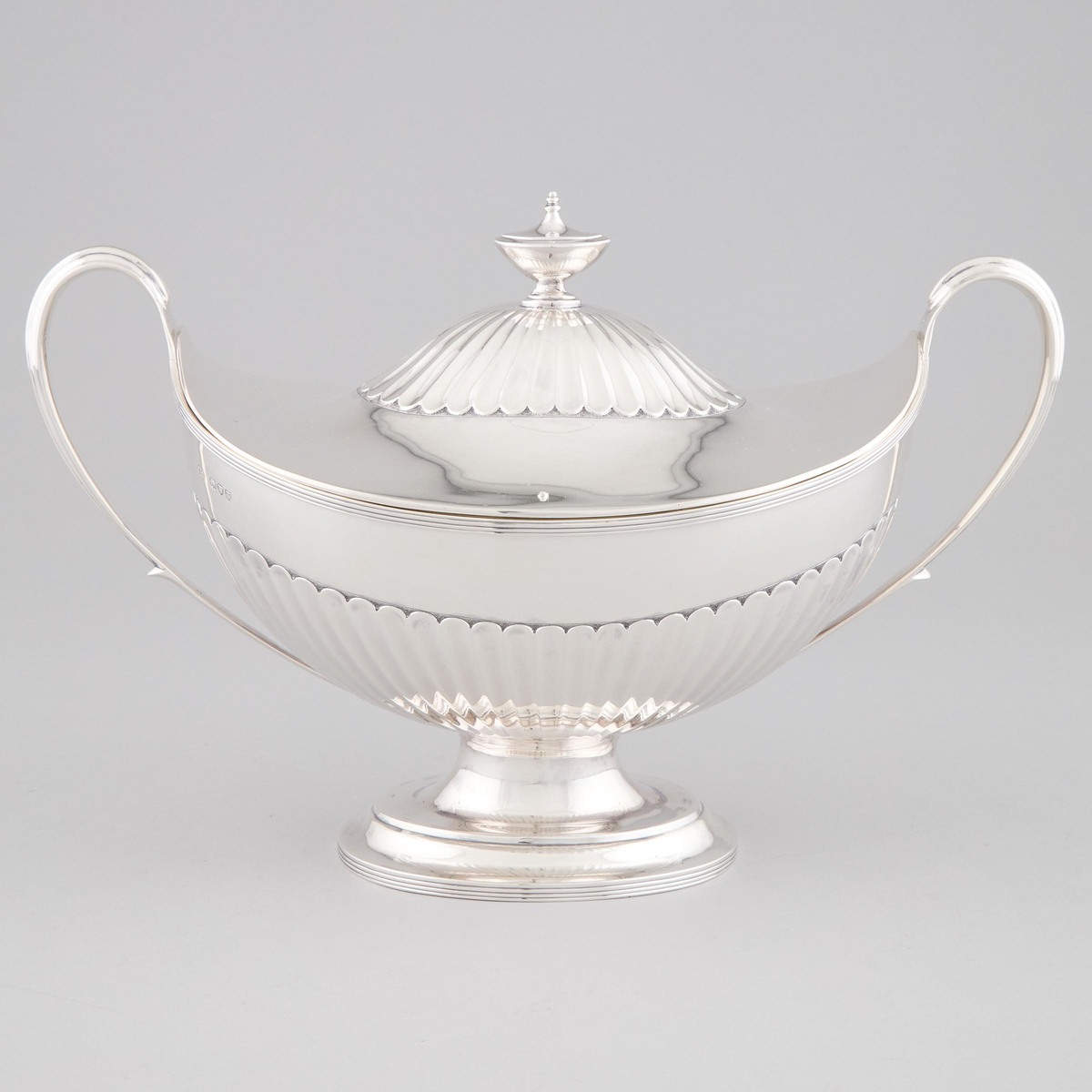 Late Victorian Silver Two-Handled Oval Soup Tureen and Cover, Sibray, Hall & Co., London, 1894, heig