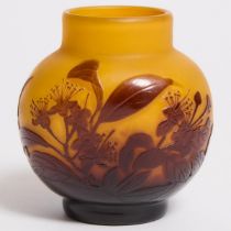 Gallé Cameo Glass Small Vase, early 20th century, height 3.5 in — 9 cm