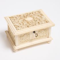 A Small Ivory 'Dragon' Jewellery Box, 19th Century, 清 十九世纪 牙雕龙纹小盒, 3.1 x 5.1 x 3.7 in — 8 x 13 x 9.5