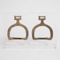 A Pair of Bronze 'Mythical Beast' Stirrups, Northern and Southern Dynasties (420-589), 南北朝(420-589)