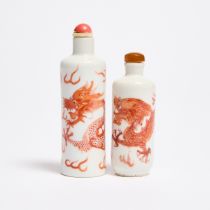 Two Iron-Red Decorated Porcelain 'Dragon' Snuff Bottles, 1850-1900, 清 约1850至1900年 矾红龙纹烟壶一组两件, talles