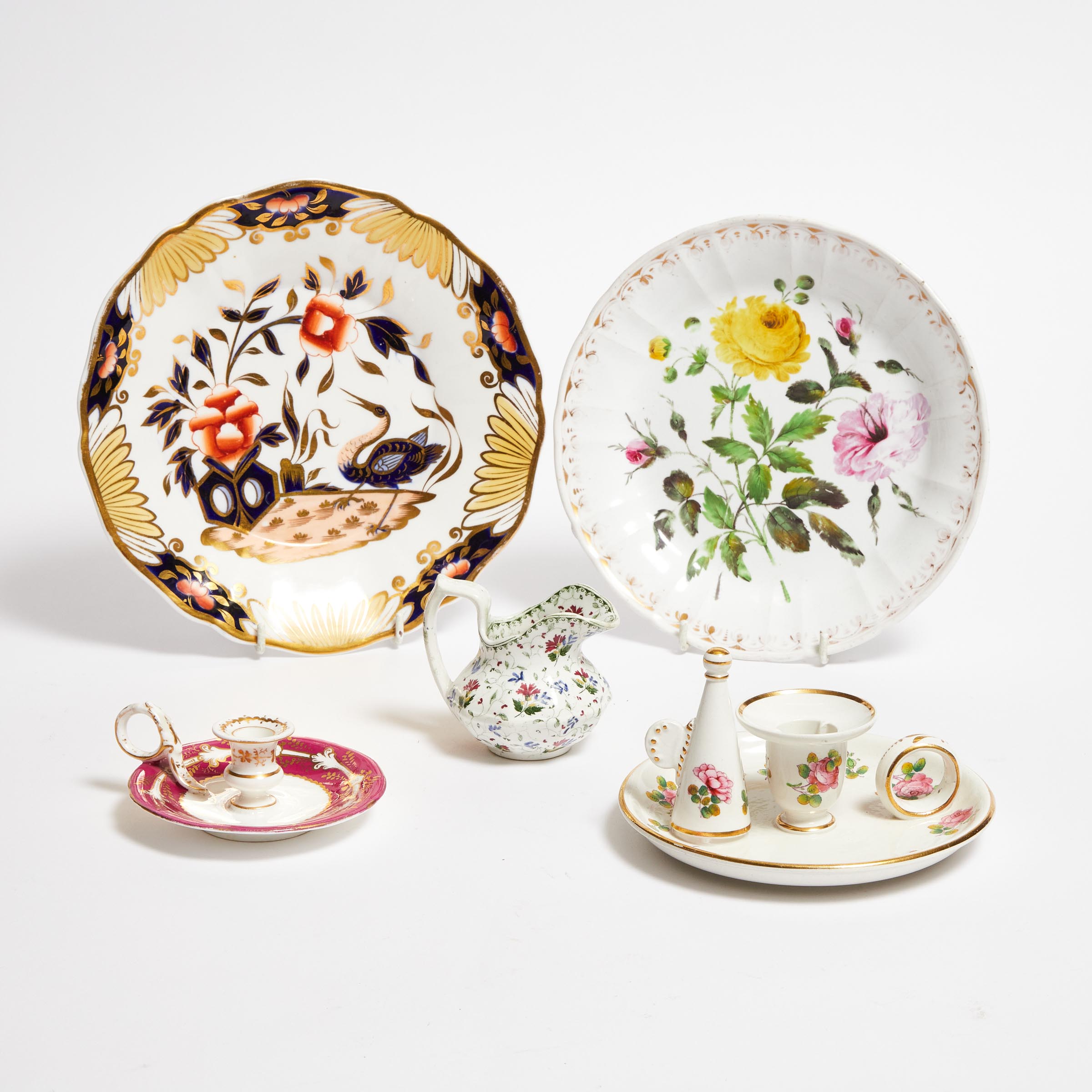 Group of English Porcelain, mid-19th/early 20th century, largest plate diameter 9.1 in — 23 cm (5 Pi