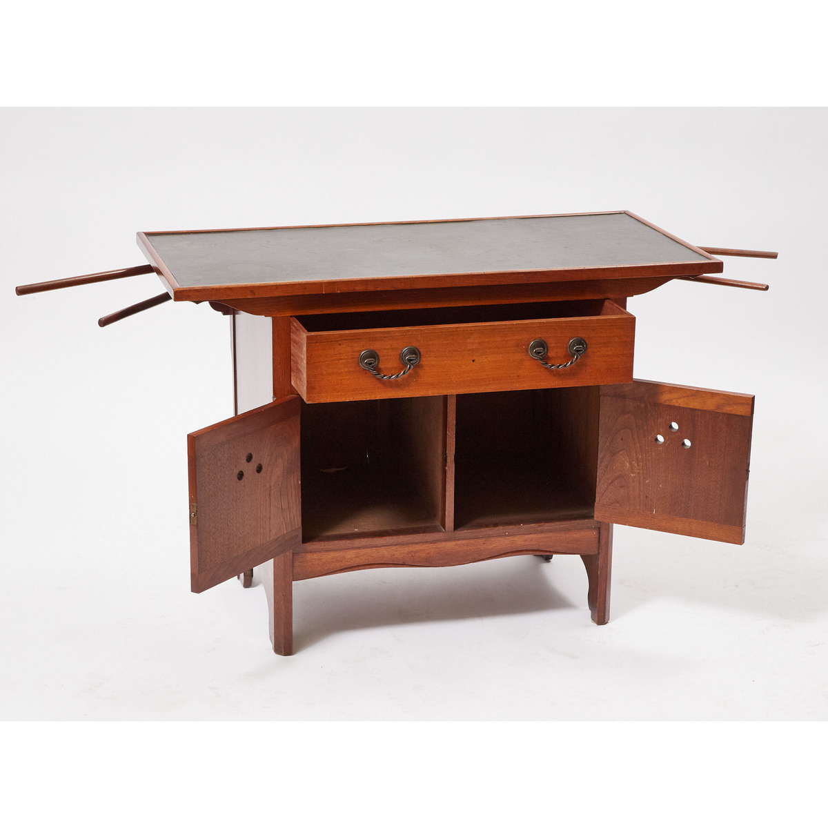 Arthur W. Simpson Arts and Crafts Oak Washstand, Kendal, UK, c.1890, 29.25 x 41 x 19.75 in — 74.3 x - Image 2 of 2