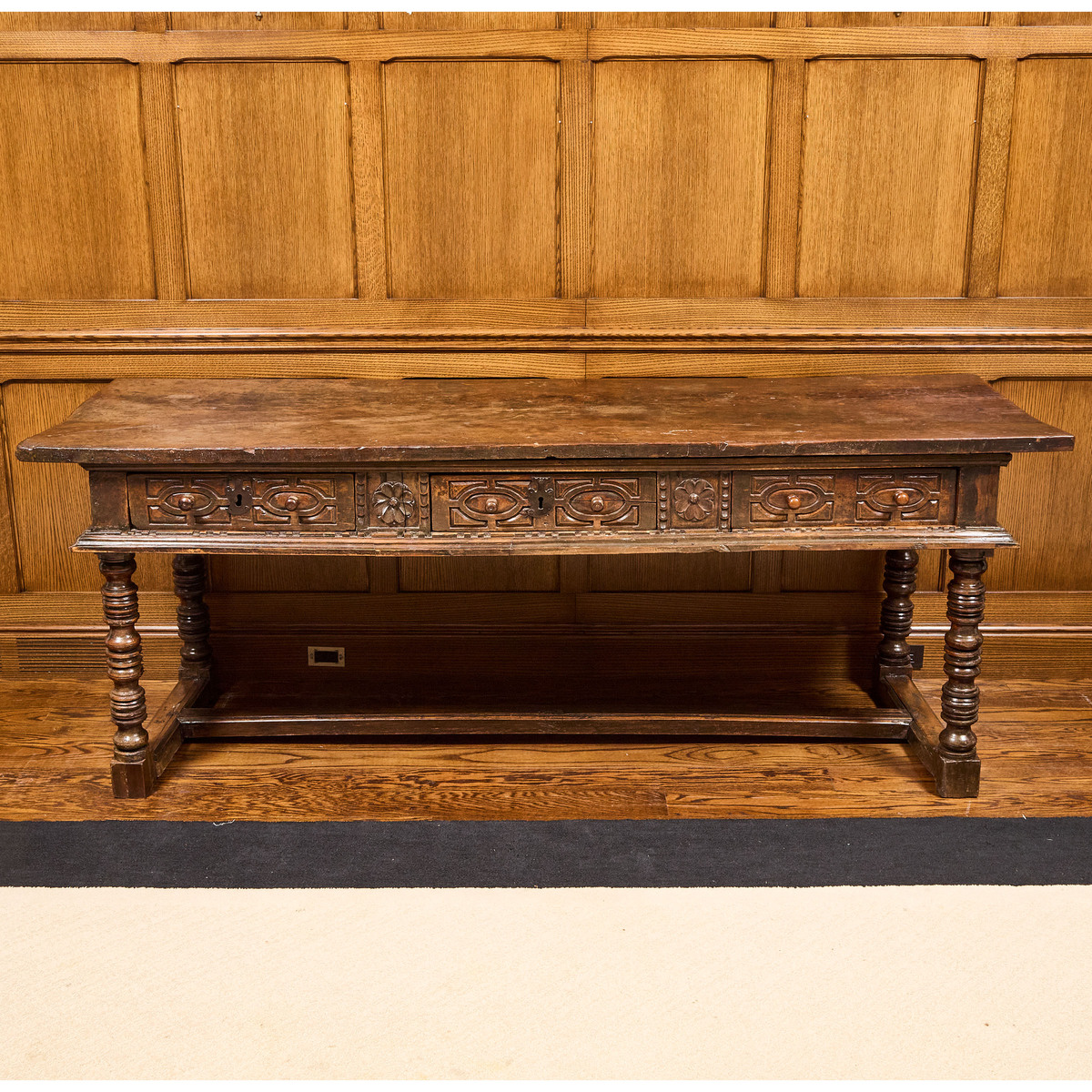 Elizabethan Walnut Refectory Table, c.1600, 34.75 x 91.5 x 30.75 in — 88.3 x 232.4 x 78.1 cm - Image 3 of 3