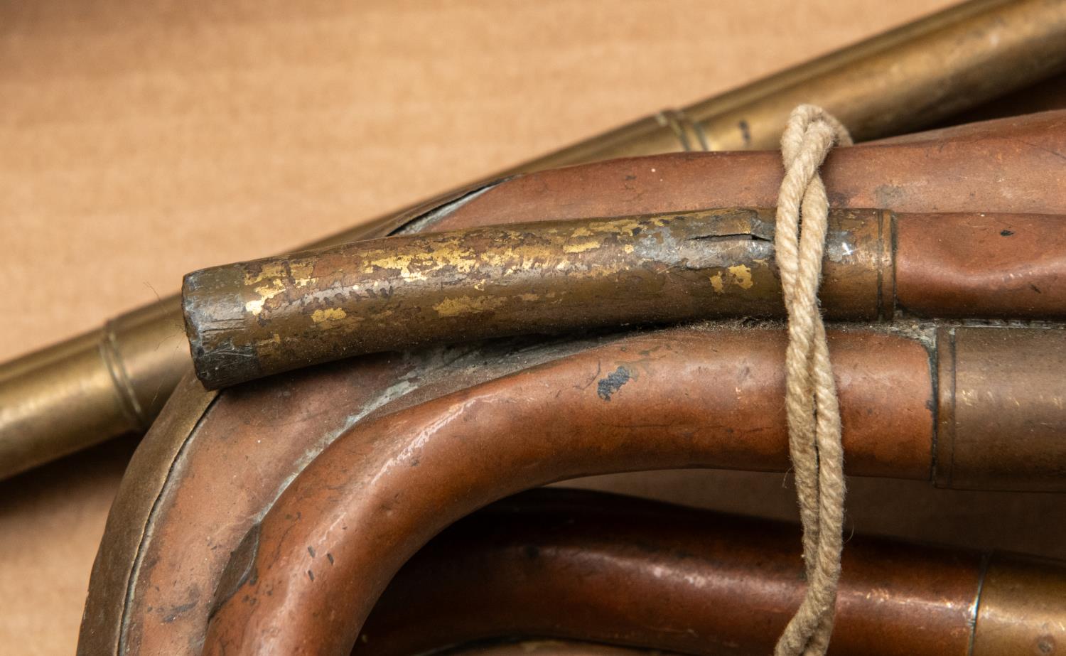 A Victorian Infantry copper bugle; another similar copper bugle; 2 brass cavalry trumpets. All - Bild 3 aus 5