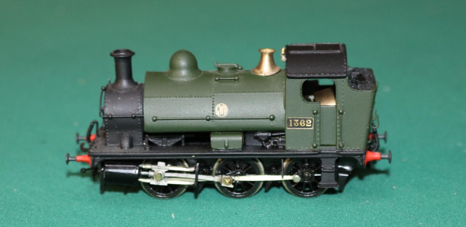 A fine quality white metal/brass OO gauge 2-rail electric G.W.R. outside cylinder 0-6-0 Saddle