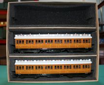 A Darstaed 'Trains de Luxe' series set of 'Traditional Tinplate O Gauge Coaches. Comprising 5 LNER