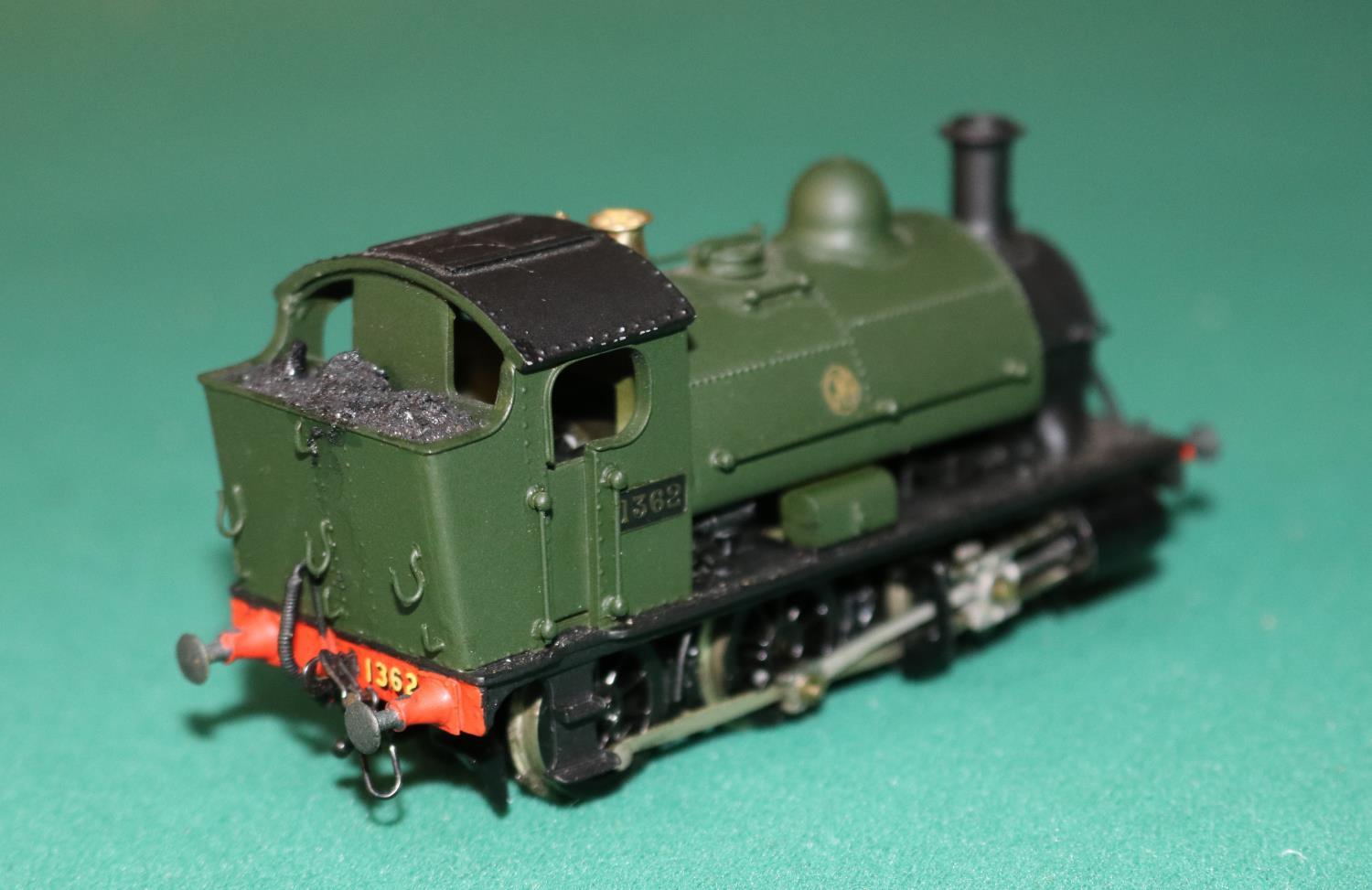 A fine quality white metal/brass OO gauge 2-rail electric G.W.R. outside cylinder 0-6-0 Saddle - Image 4 of 7