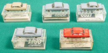 5 Scarce Lego HO scale cars, dating from the 1960s. Ford Taunus (grey), Taunus de luxe ( fawn), VW