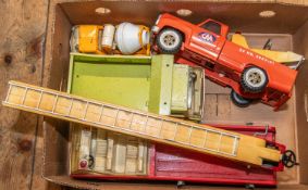 4 Vintage Tonka Toys from the 1970s. Includes Large fire engine with extendable ladder, Green dumper