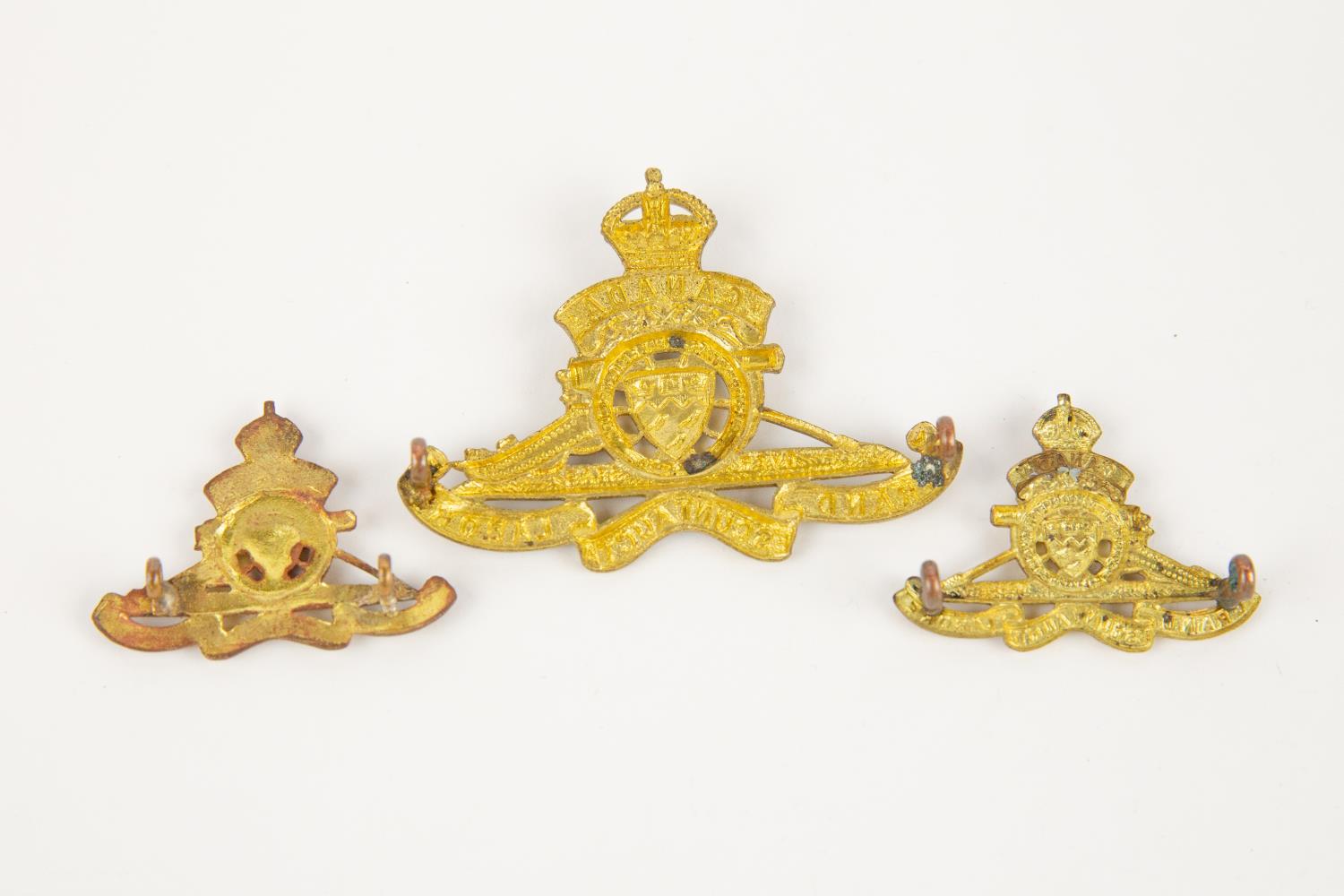 A WWI CEF cap badge of McGill University Overseas Siege Artillery Draft, with "Over Seas" in two - Image 2 of 2