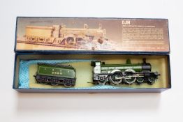 A DJH Kits electric LNER C2 Atlantic 4-4-2 tender locomotive. 3984, in lined green livery. Boxed.