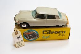 A scarce early 1960's Osul M.R. 1:24 scale plastic model of a Citroen ID DS 4-door saloon in grey,