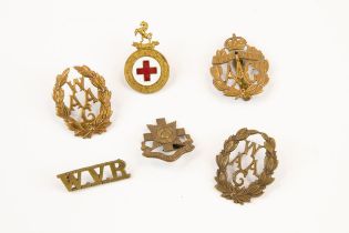 5 WWI Womens Services cap badges: Womens Volunteer Reserve, bronze by Gaunt, one blade (the other