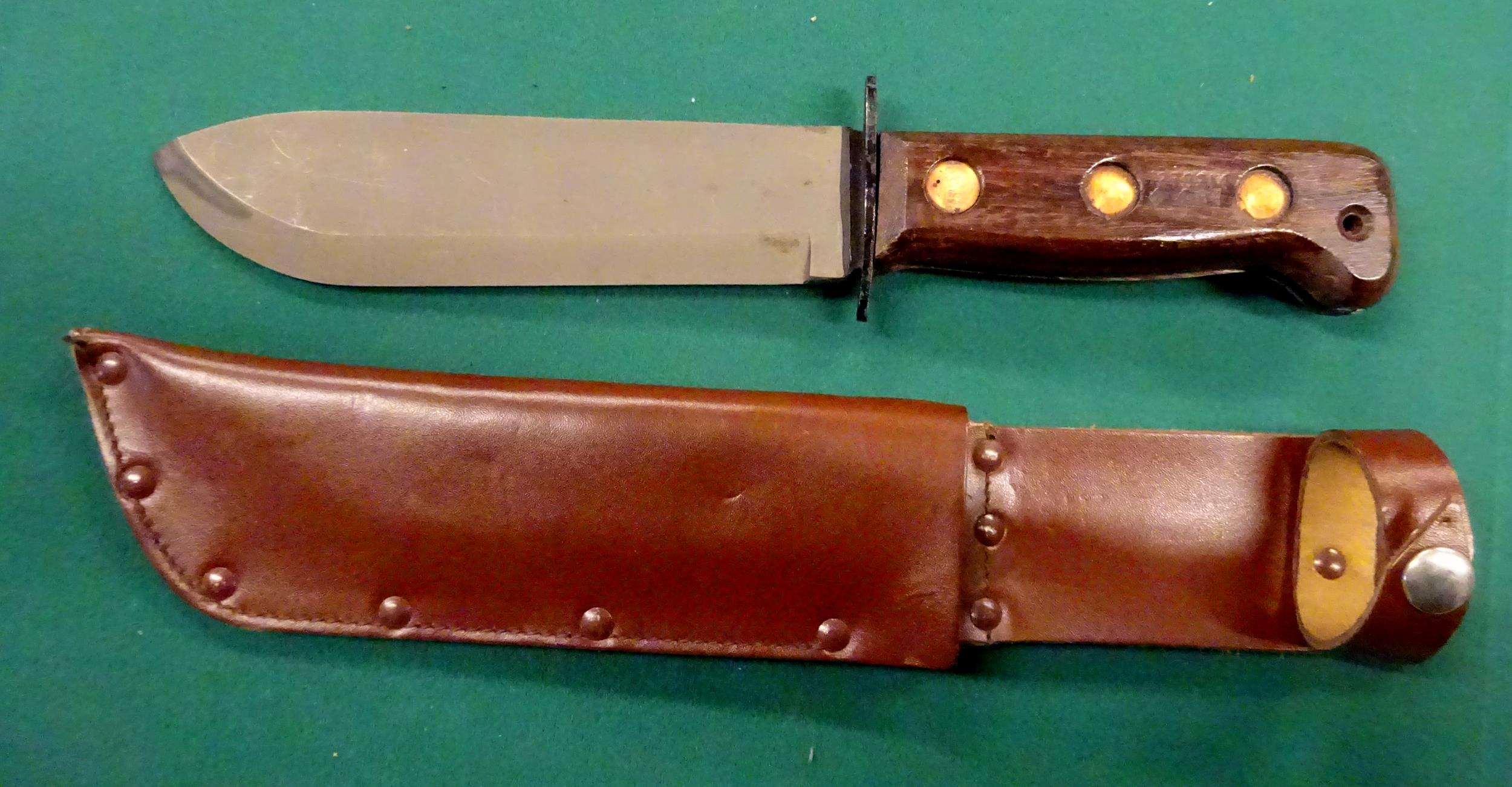 A Wilkinson survival knife c 1970, 2 German combat knives; 2 other Continental survival knives. - Image 3 of 6