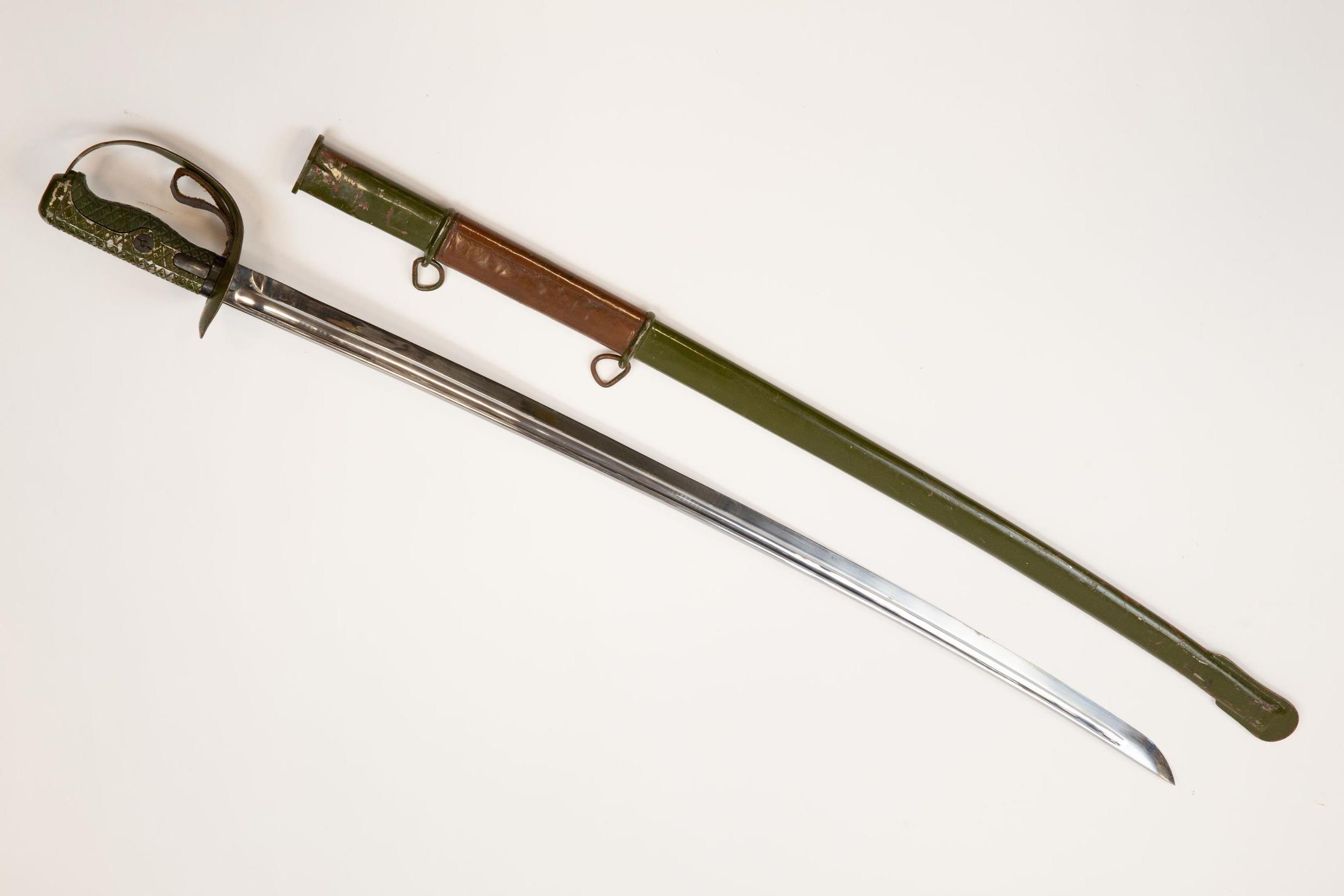 A Japanese style 1886 pattern cavalry trooper's sword, 31" plated fullered blade with lightly etched - Image 2 of 2