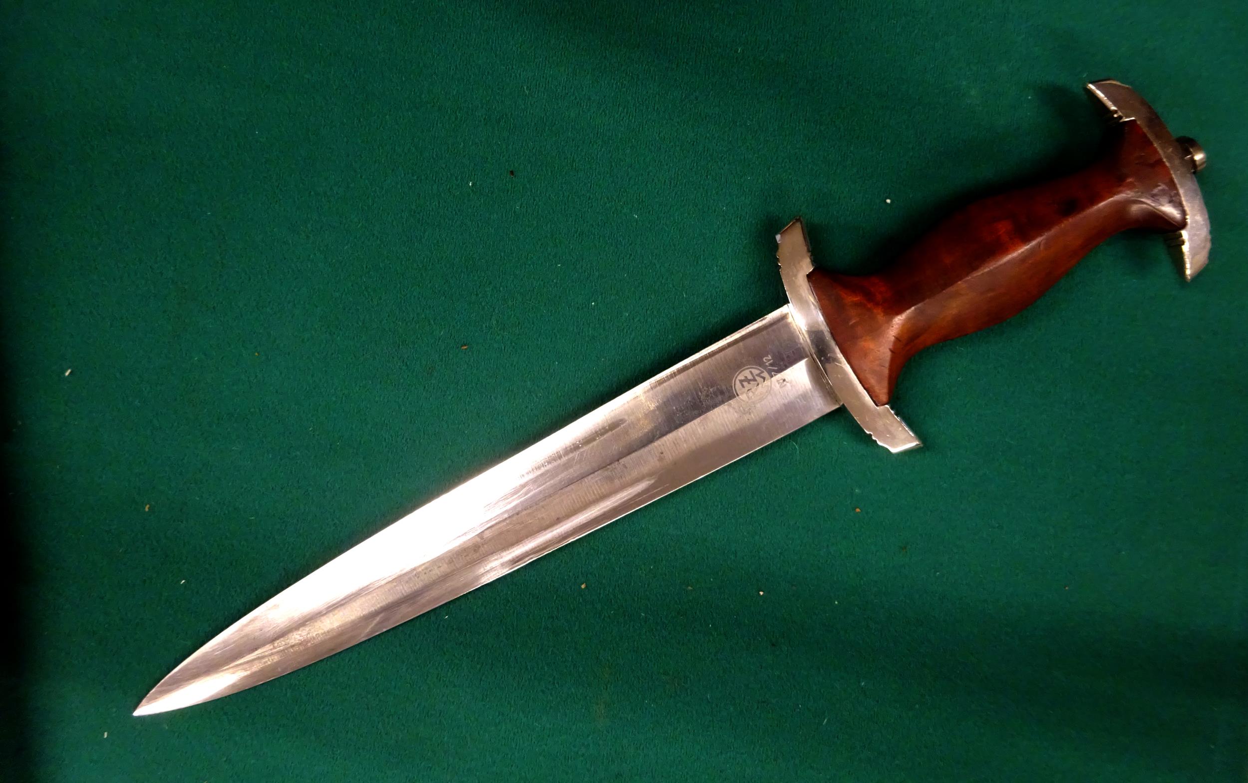 A good Third Reich NSKK dagger, the blade with RZM mark over M7/12 (Carl Robert Kaldenbach or - Image 3 of 5