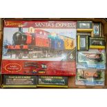 Hornby OO gauge Santa's express train set, with controller and track, ready to use. 2x OO gauge