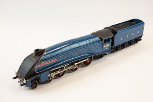 Darstaed Trains De Luxe 3-rail O gauge Class A4 LNER 4-6-2 Streamlined locomotive and 8 wheeled