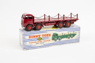 Dinky Supertoys Foden Flat Truck with chains (905). An FG example, cab, chassis and body in maroon