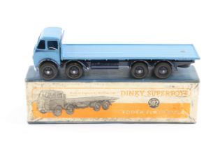 Dinky Supertoys Foden Flat Truck (502). 1st type with DG cab, cab and rear body in blue, dark blue