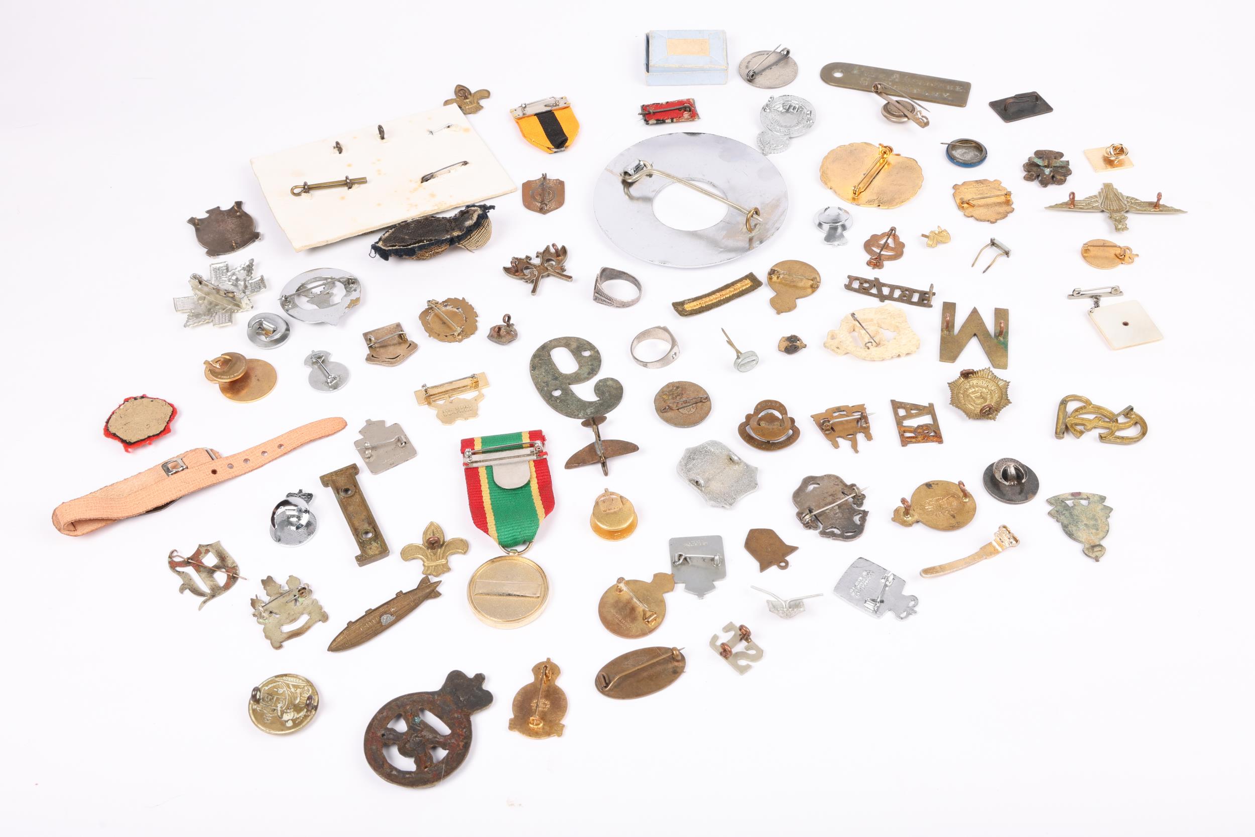 A "Toc H" brass badge on a piece of khaki uniform, another similar badge, a bronze "Toc H War - Image 2 of 2