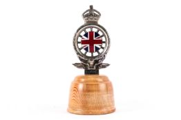 A car mascot for the R.A.C full membership badge with members number in plinth, DJ587 Edward VII