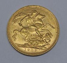 An Edward VII 1907 sovereign.