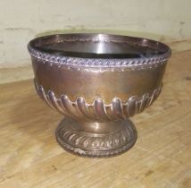 A hallmarked silver pedestal bowl, weight 8.5ozt.