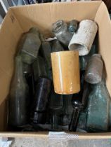 A box of mainly vintage glass bottles (approx 30)