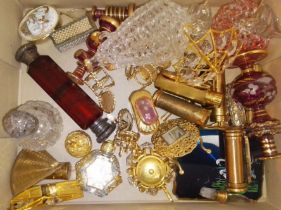 A tray of assorted collectables comprising vintage lipstick holders, a compact, scent bottles,