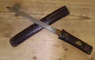 A 19th century Japanese tanto dagger, blade length 21.5cm.