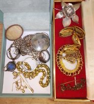 Assorted jewellery including gold and yellow metal.