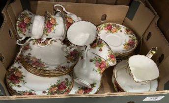 Royal Albert ‘Old Country Roses’ tea set 22 pieces