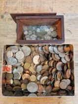 A tin of assorted GB coins, a small group of American coins & a small group of assorted GB silver...