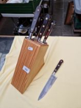 The Smithfield Chef - Sheffield set of 6 kitchen knives in wooden block.