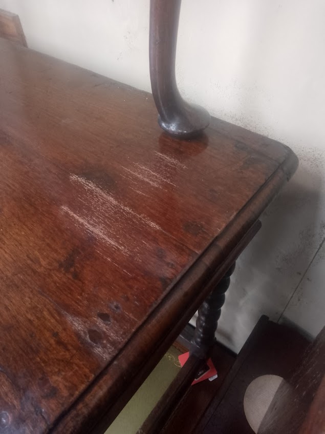 An 18th century oak side table with bobbin turned supports. - Image 2 of 5