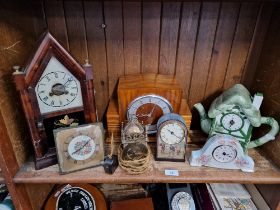 Collection of clocks to include Art Deco, ceramics, a Smiths electric clock, etc.