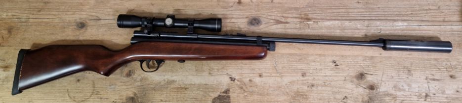 A SMK XS78CO2 .22 calibre Co2 air rifle, with a SMK 4x32 sight, 114cm long, serial no.06707347, with