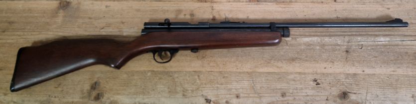 An SMK .22 calibre Co2 bolt action air rifle, serial no.XS78C02, 100cm long. (BUYER MUST BE 18 YEARS